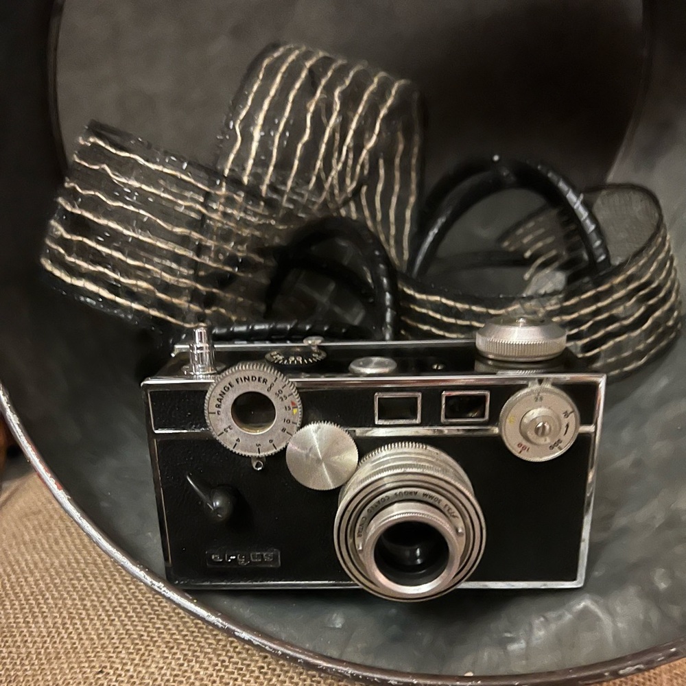 Vintage Argus  f/3.5 50mm Coated Cintar Camera